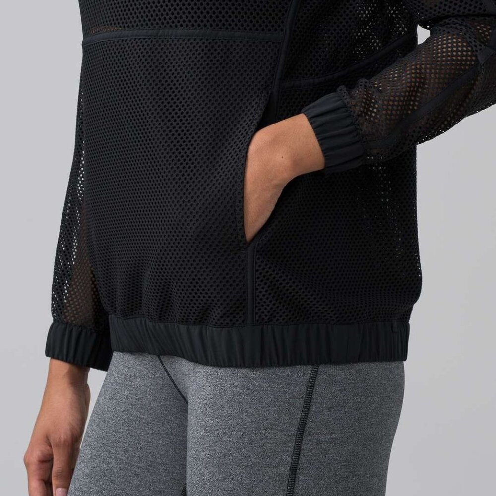 Lululemon Athletica Mesh on Mesh Pop Over Size 8 NWT Black Mesh Sweatshirt - Picture 3 of 10